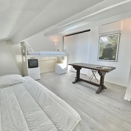 Serbes Floor Apartment *